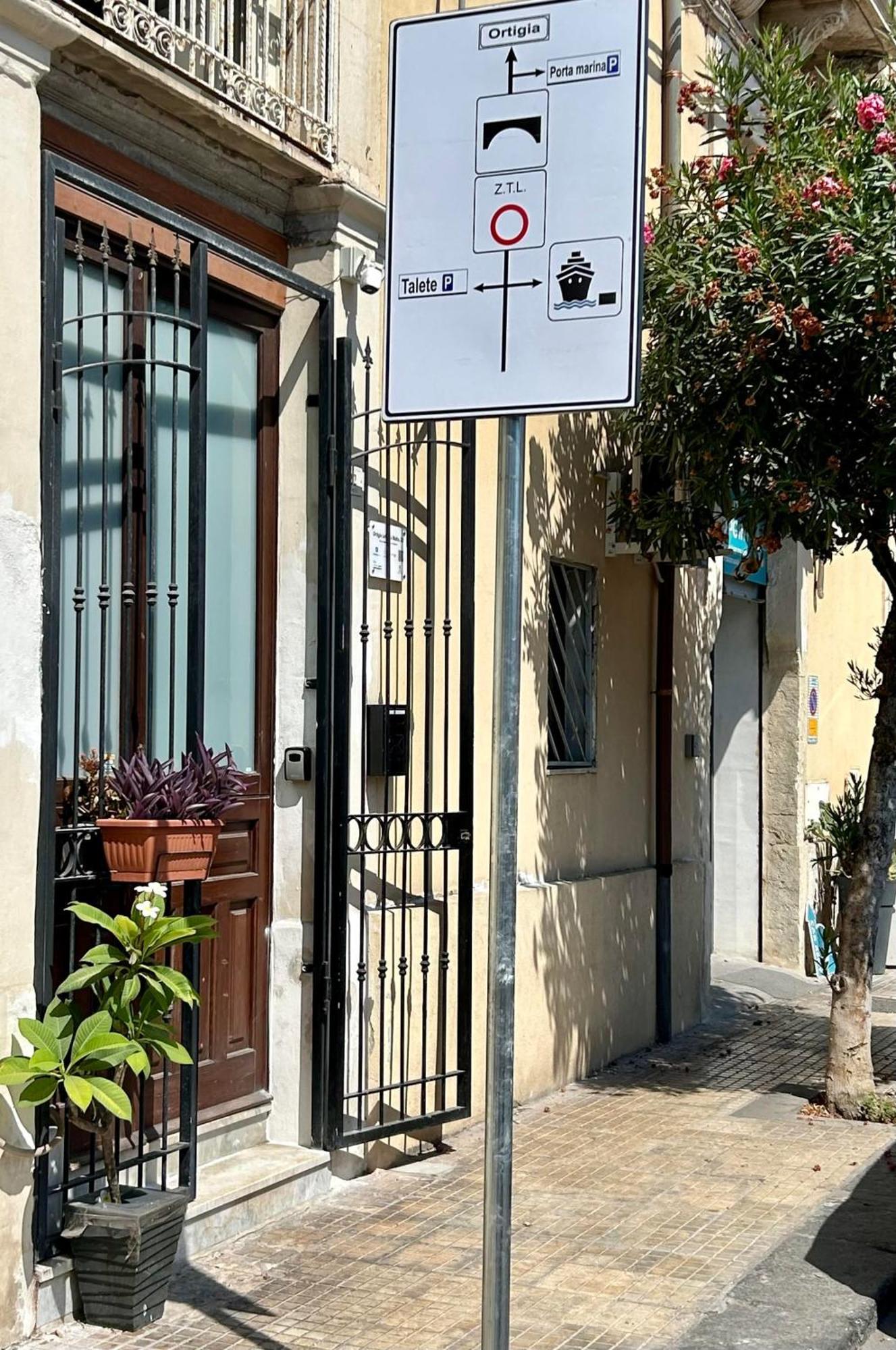 Ortigia Loft Via Malta, 22 Appartement Syracuse Buitenkant foto